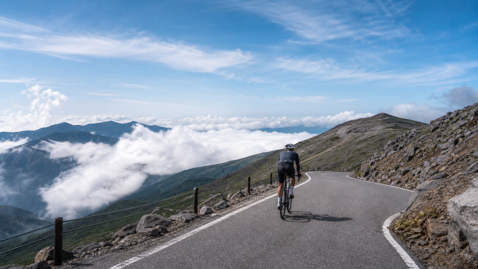The Holy Mountain That Only Awakens in Summer: A Ride Up Mount Norikura, a Conversation 2,720 Meters into the Clouds
