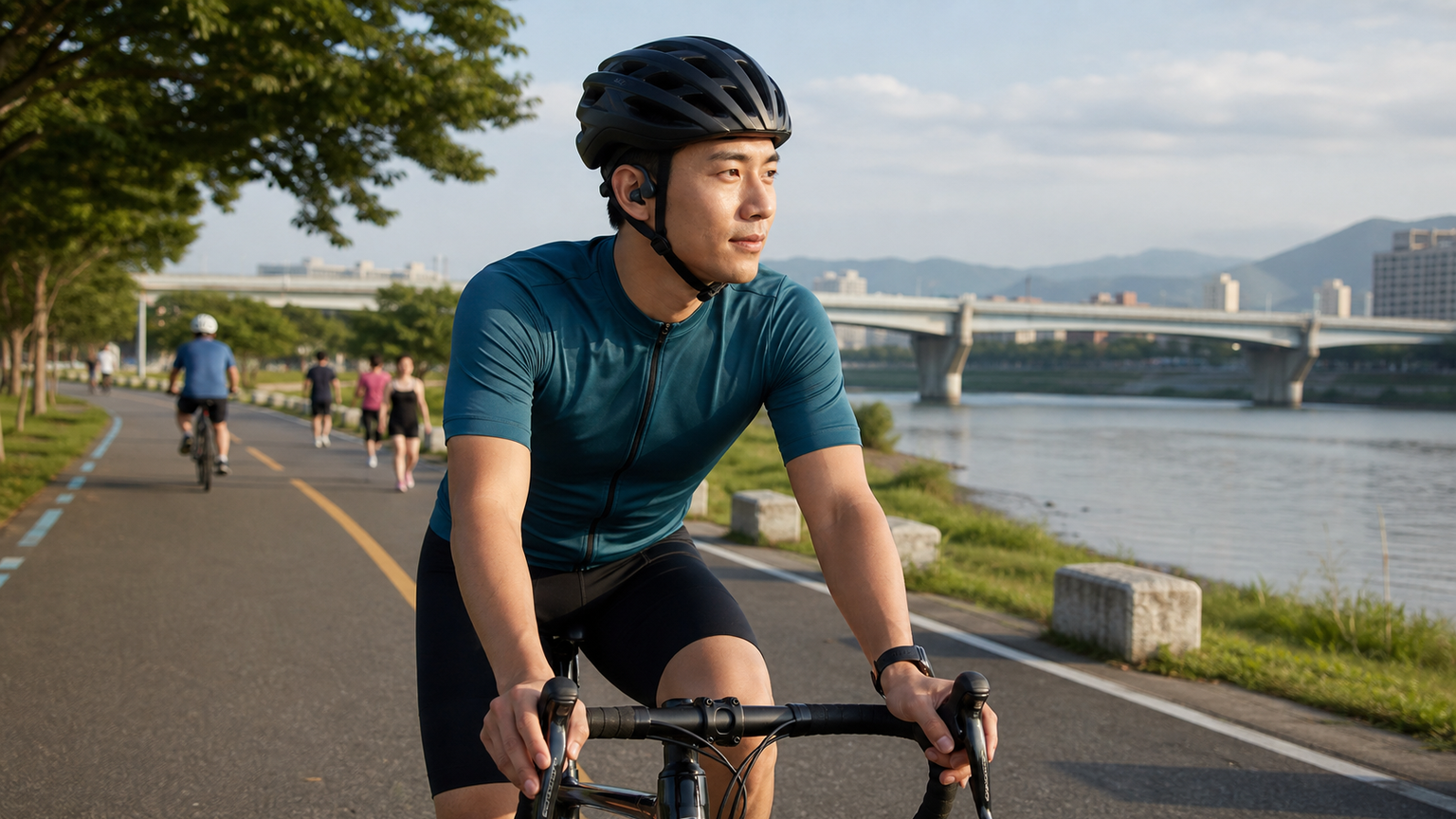 Cycling and Music: A Guide to Headphone Use and Culture While Riding
